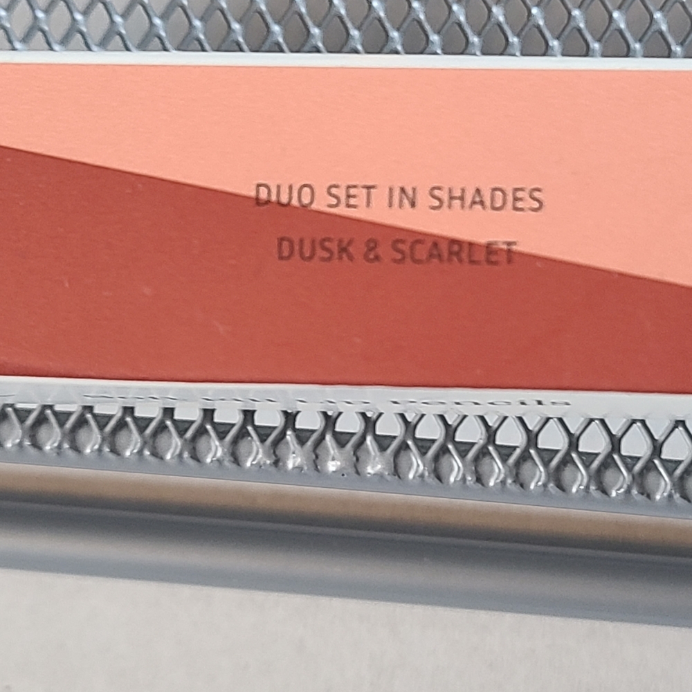 Lithe Beauty Soft Fill Lip Pencils In Dusk & Scarlett NIB - Picture 5 of 10